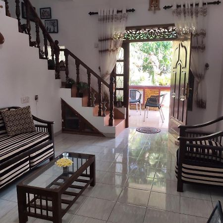 Bird House Homestays Тангале Екстериор снимка